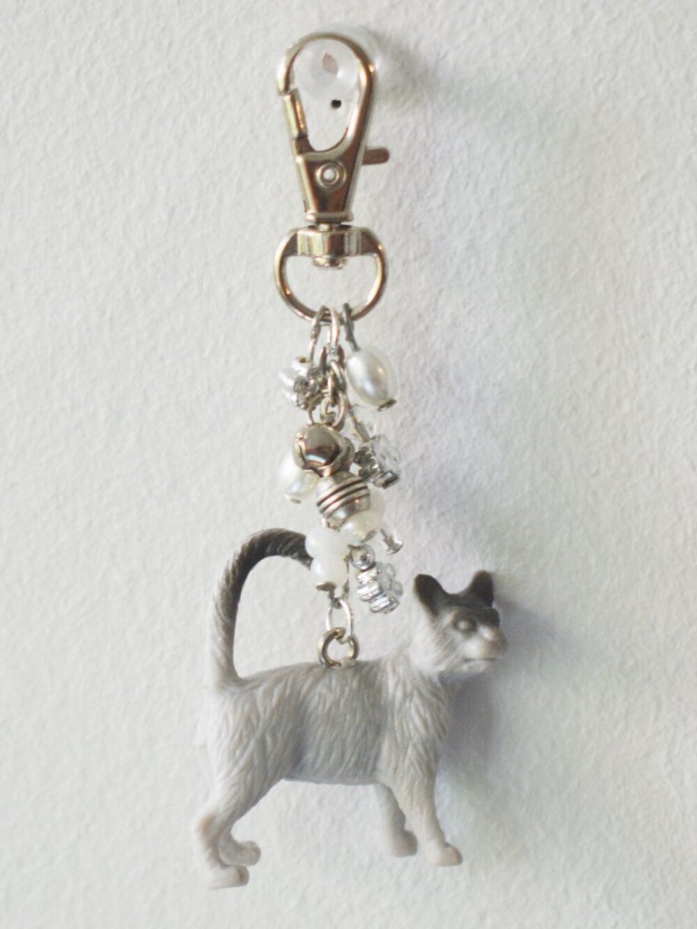 🧡 Handmade Grey Cat Toy Beaded Keychain